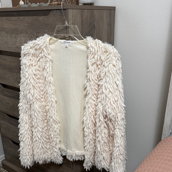 Stitch & Pine Sweaters - Stylish Cream Textured Cardigan